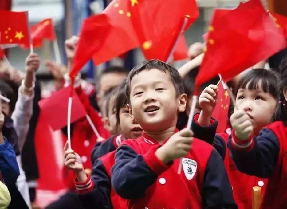 努力向上的铁球