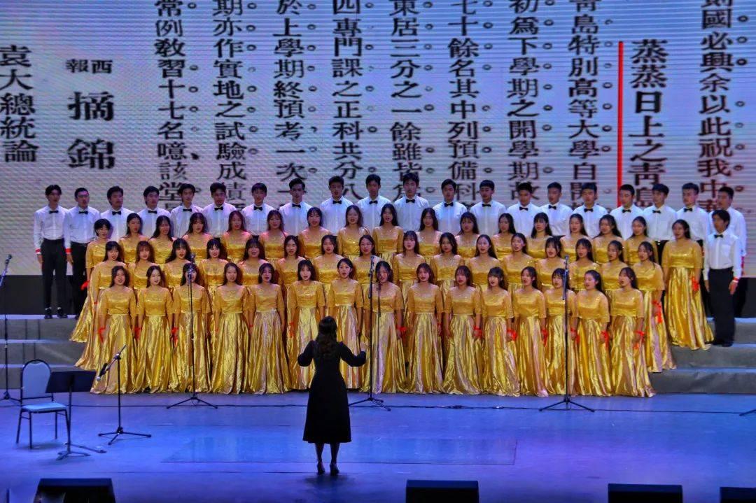 “大”地承瑞雪、“寒”冬万物藏,情暖新年近、围炉待春归